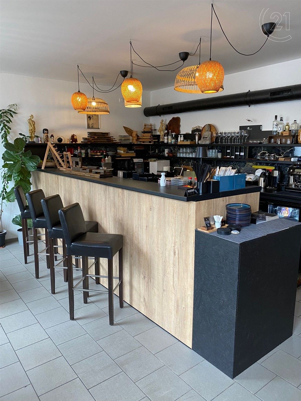 Restaurace, Rašínovo nábřeží, Praha, 86 m²