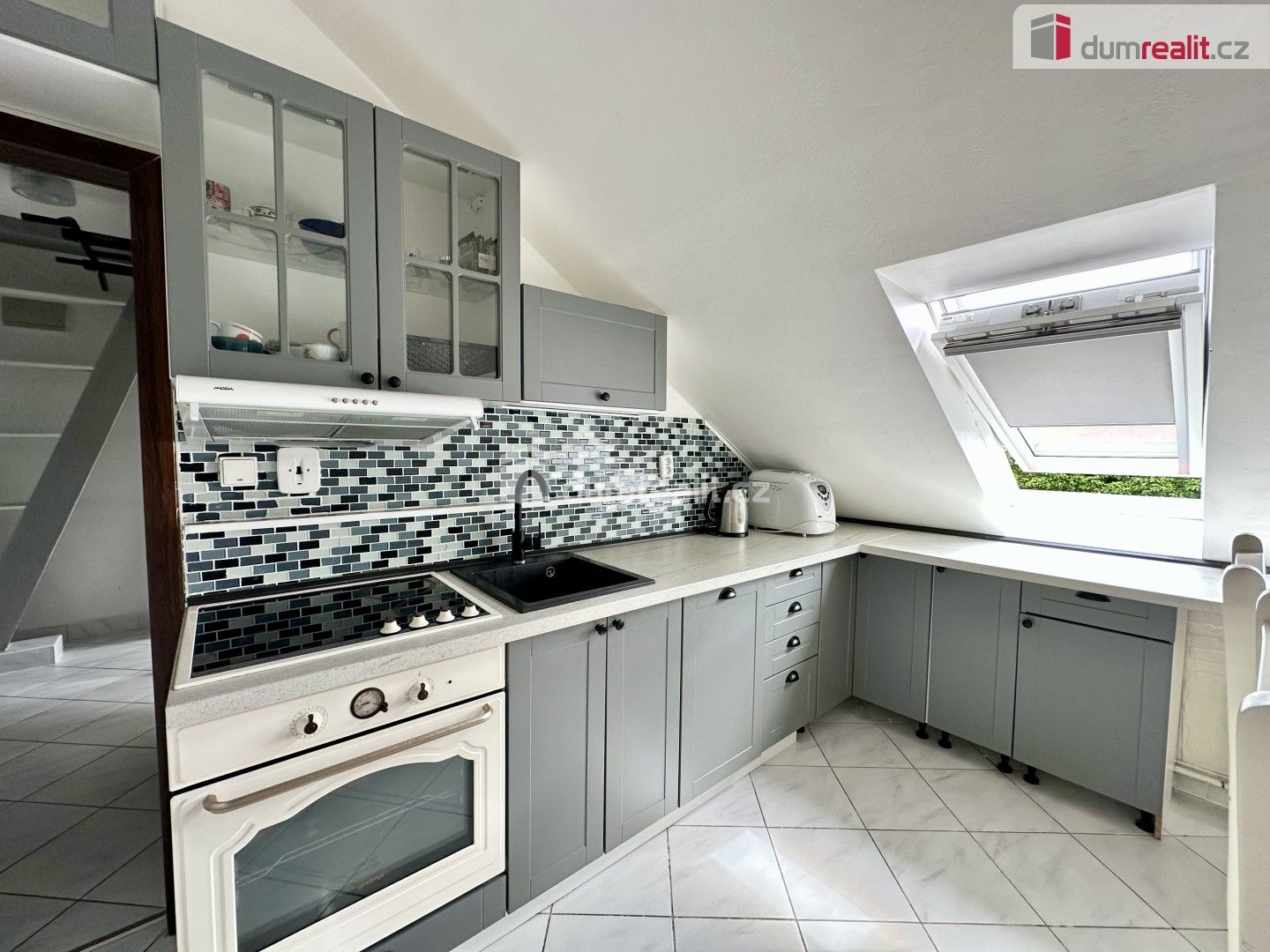 2+1, Kollárova, Ostrov, 55 m²