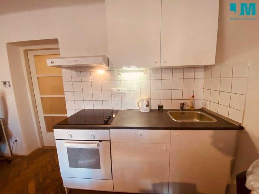 1+kk, náměstí Zachariáše z Hradce, Telč, 43 m²