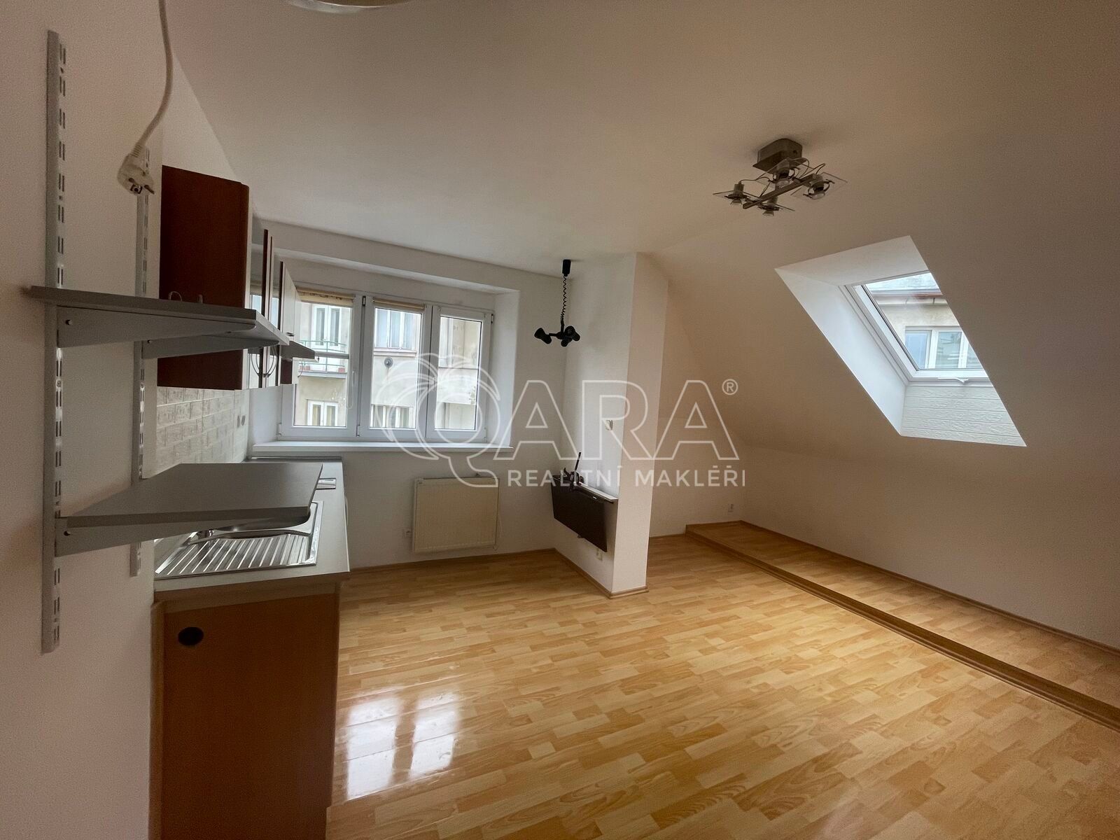 1+kk, Nedvědovo náměstí, Praha, 24 m²