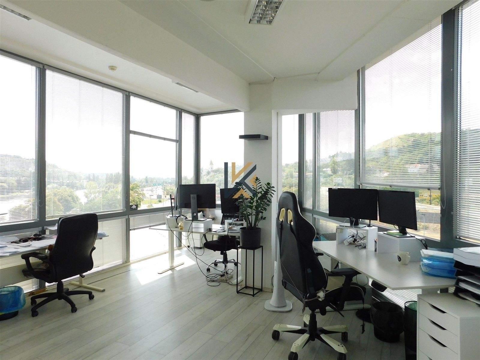 Pronájem kancelář - Strakonická, Praha, 820 m²