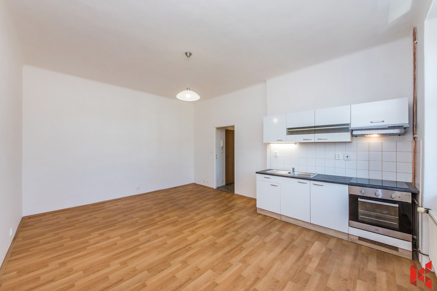 1+kk, Tusarova, Praha, 27 m²