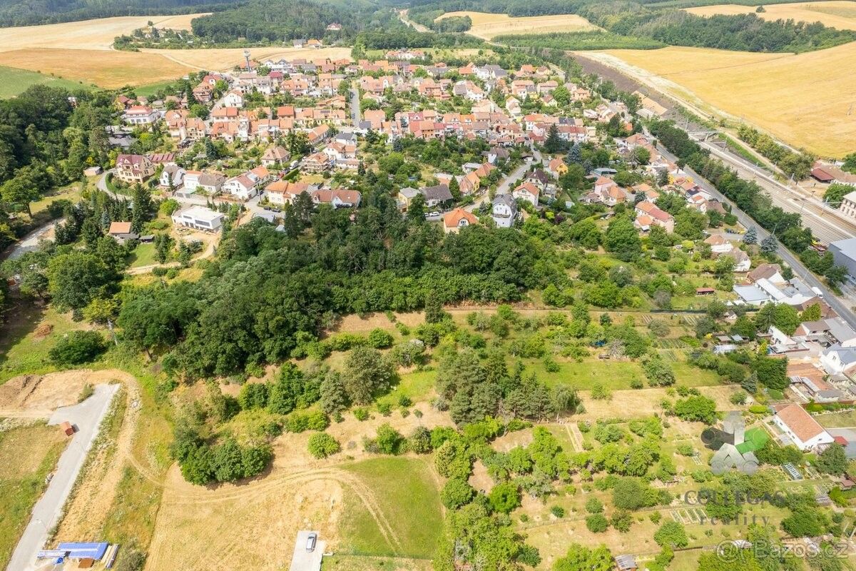 Prodej pozemek - Střelice u Brna, 664 47, 2 205 m²