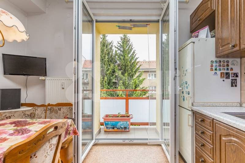 Prodej byt 2+1 - Služská, Praha, 65 m²