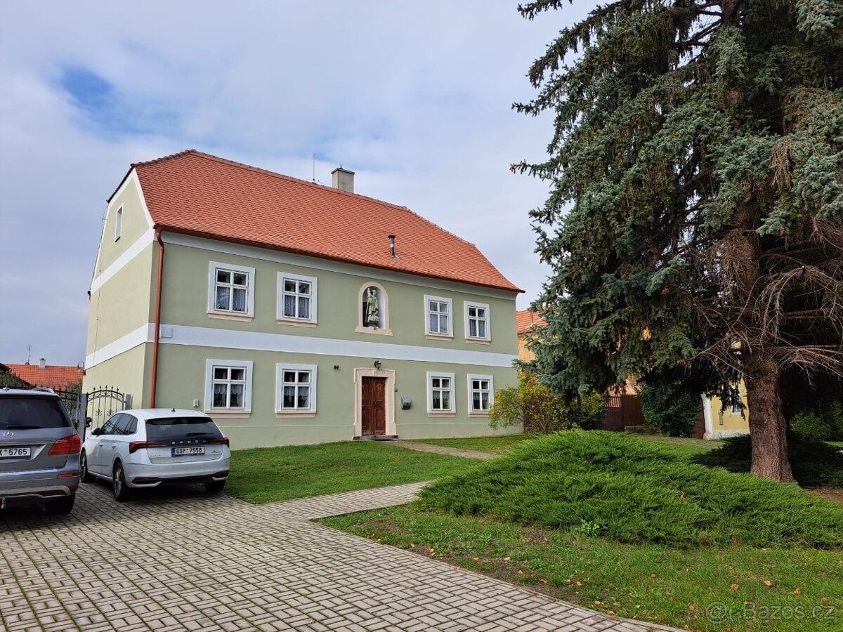 Prodej dům - Vroutek, 439 82, 210 m²