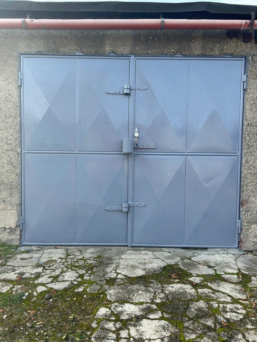 Garáže, Ostrava, 702 00