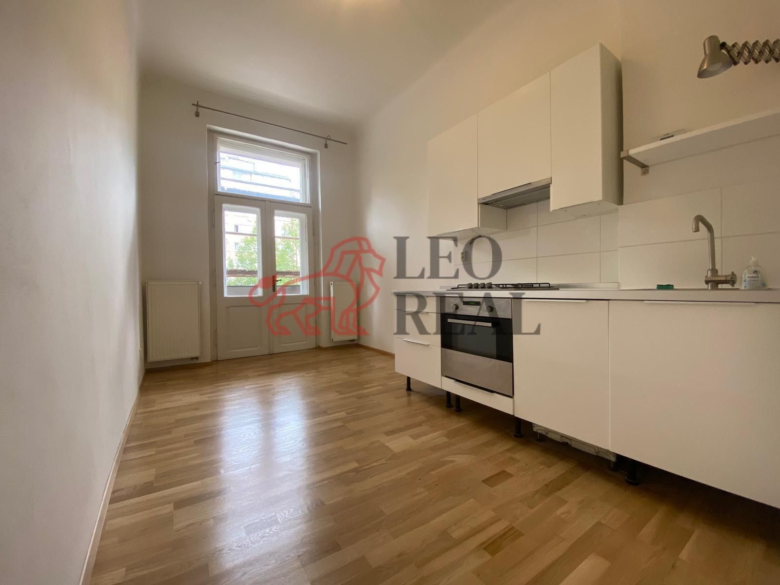 Pronájem byt 2+1 - 28. pluku, Praha, 78 m²