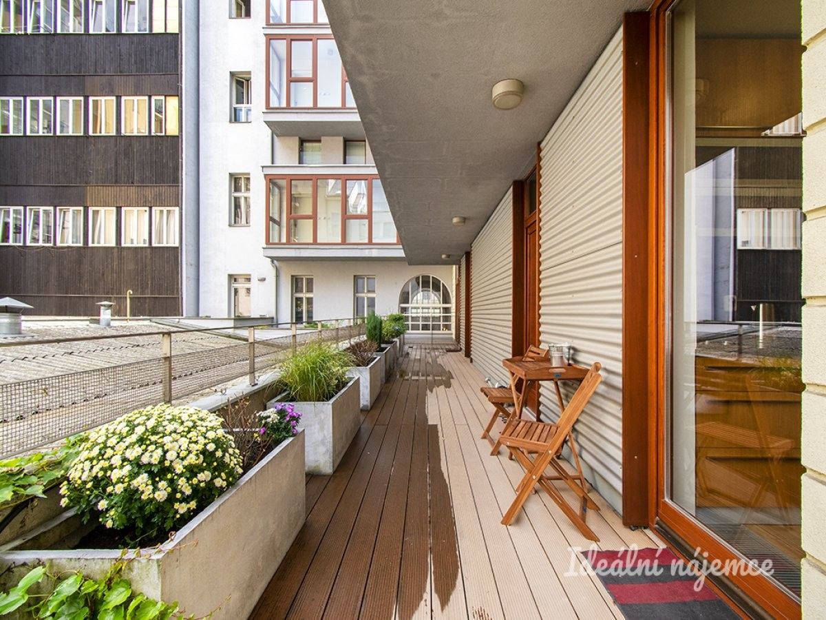 Pronájem byt 4+kk - Balbínova, Praha, 94 m²