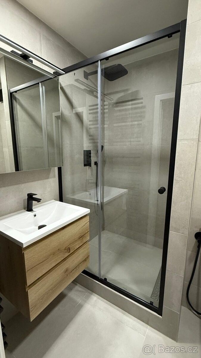 Byty, Průhonice, 252 43