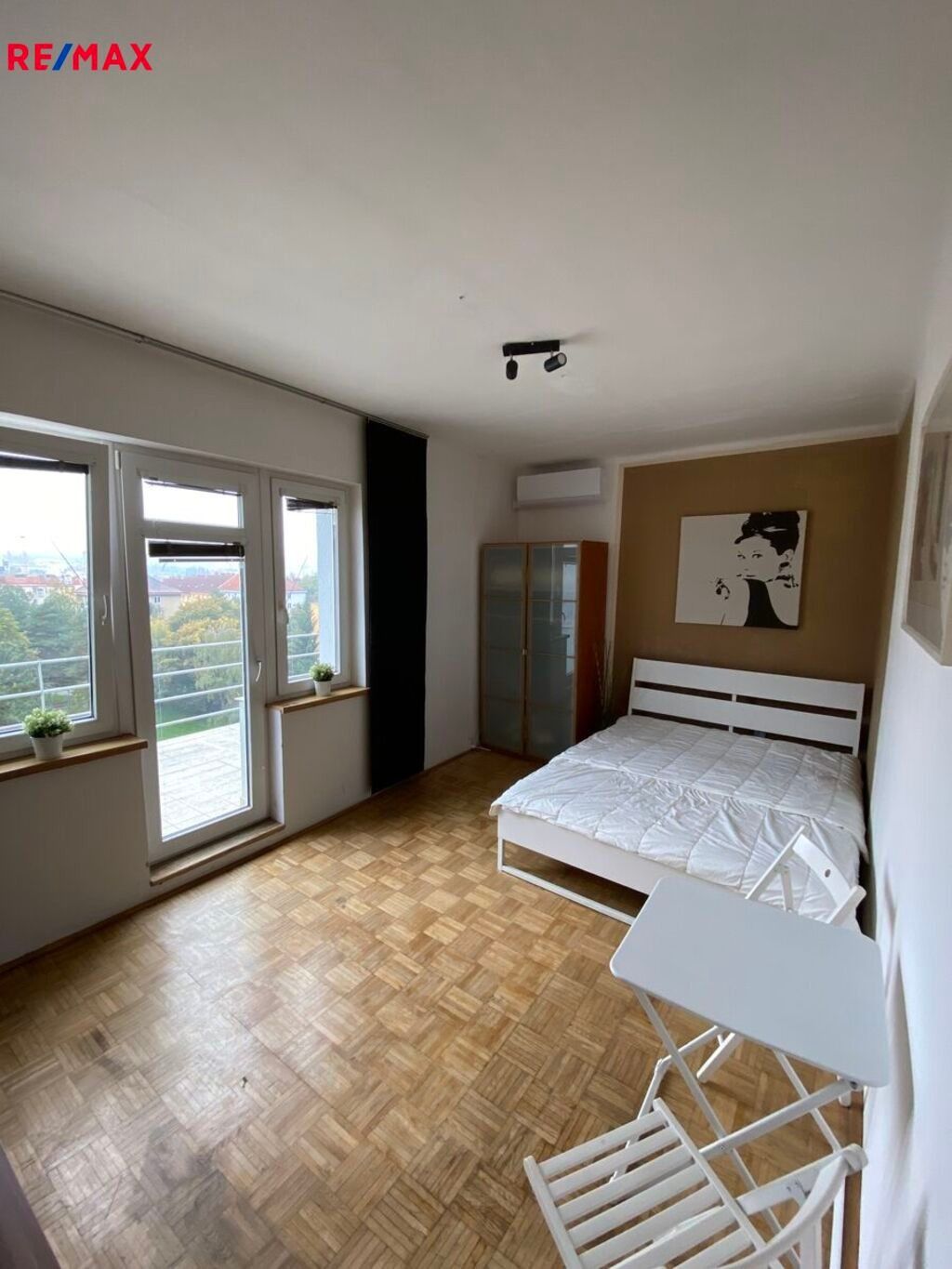 1+kk, Kolbenova, Praha, 22 m²