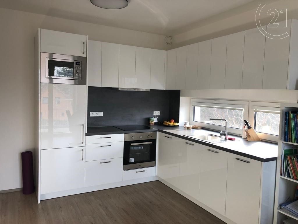 2+kk, V parku, Velké Popovice, 42 m²