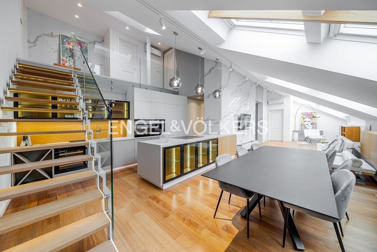 Pronájem byt 4+kk - Staropramenná, Praha, 176 m²