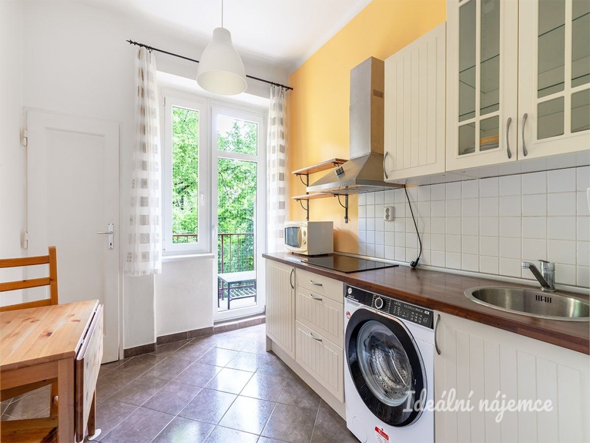 1+1, Jakutská, Praha, 35 m²