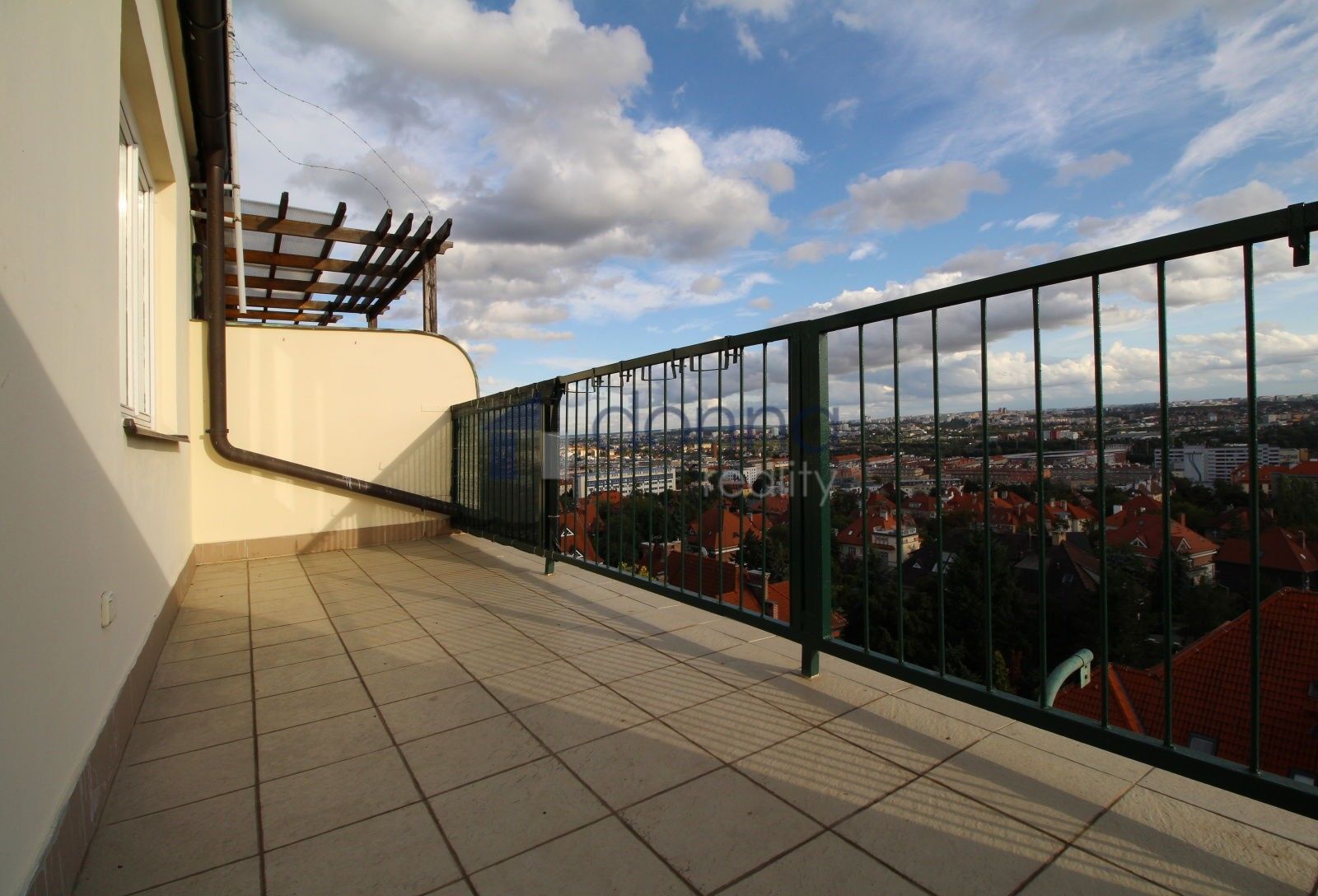 2+1, Šrobárova, Praha, 105 m²