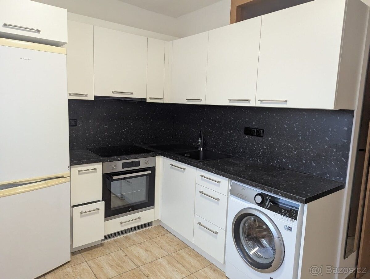 Byty, Břeclav, 690 02