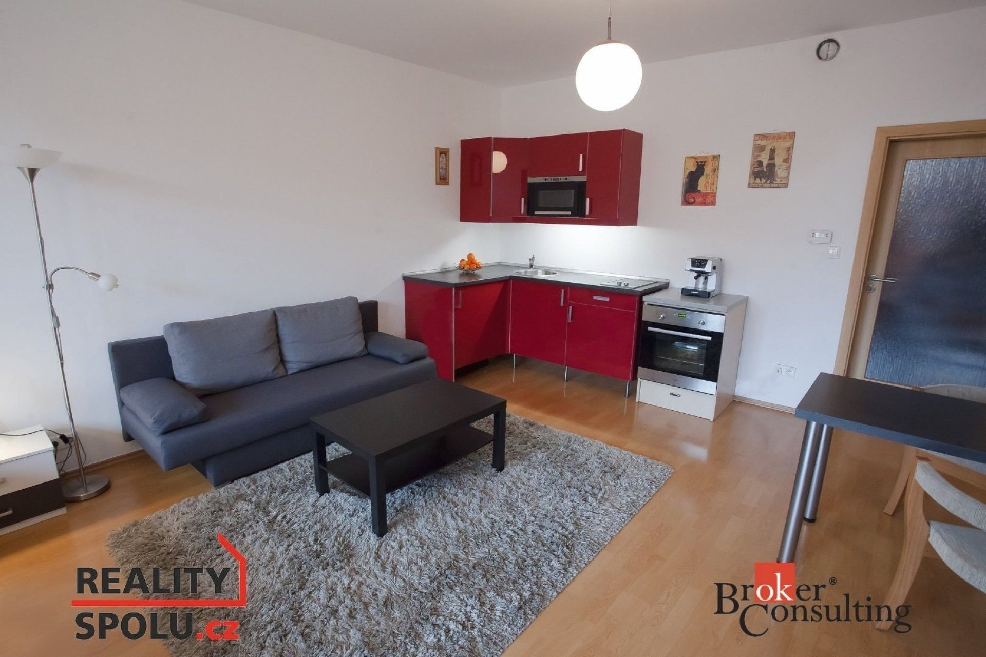 Pronájem byt 1+kk - Podle náhonu, Praha, 43 m²