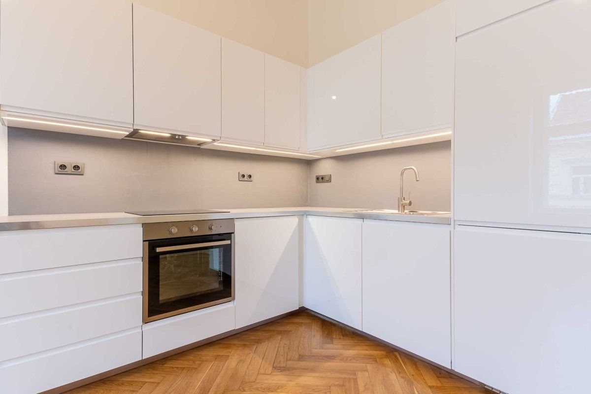 Pronájem byt 3+kk - U Nikolajky, Praha, 68 m²