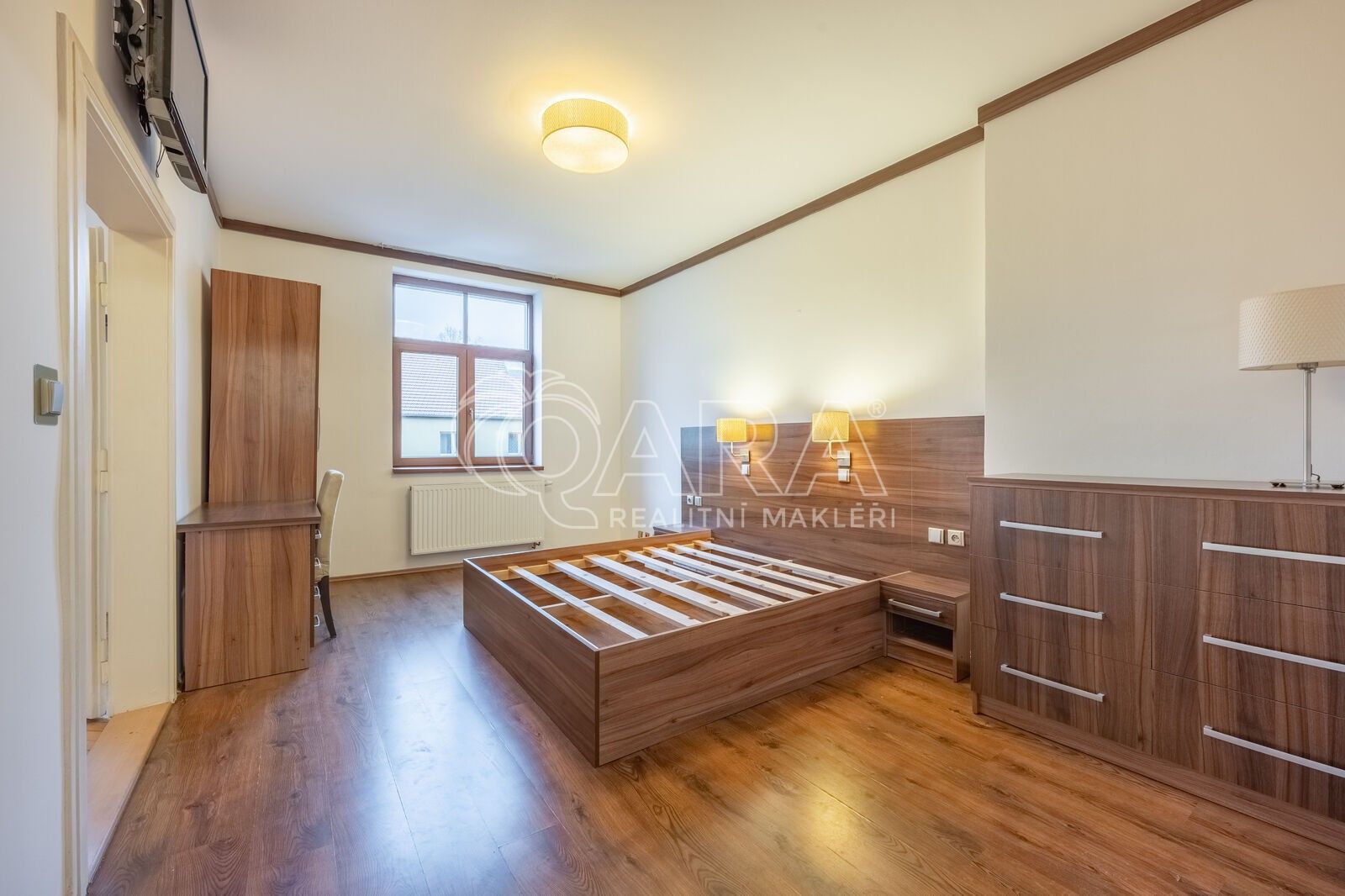 Pronájem byt 2+kk - U hráze, Praha, 46 m²