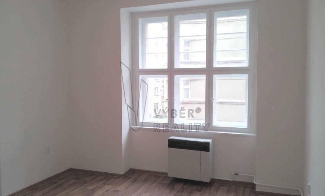 Pronájem byt 1+kk - Slezská, Praha, 26 m²