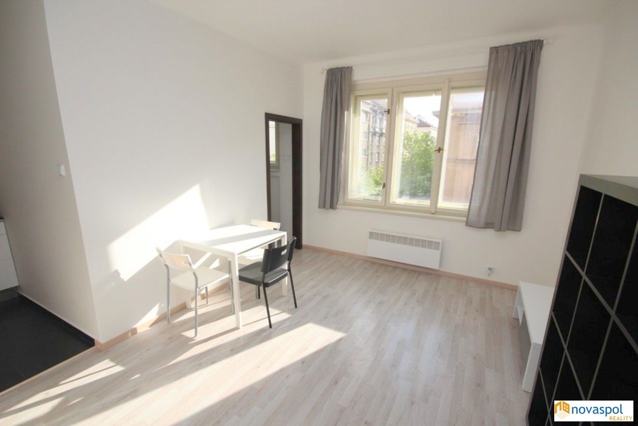 2+kk, Radhošťská, Praha, 40 m²