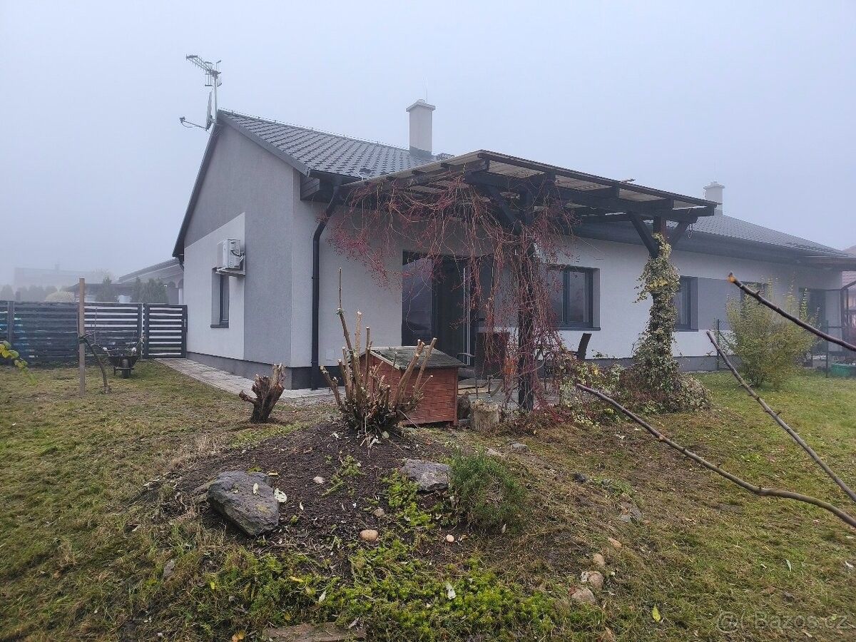 Rodinné domy, Mratín, 250 63