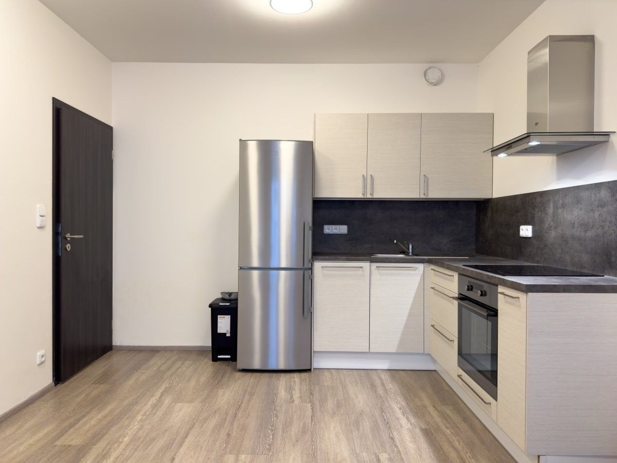 2+kk, Dolní Měcholupy, Praha, 54 m²