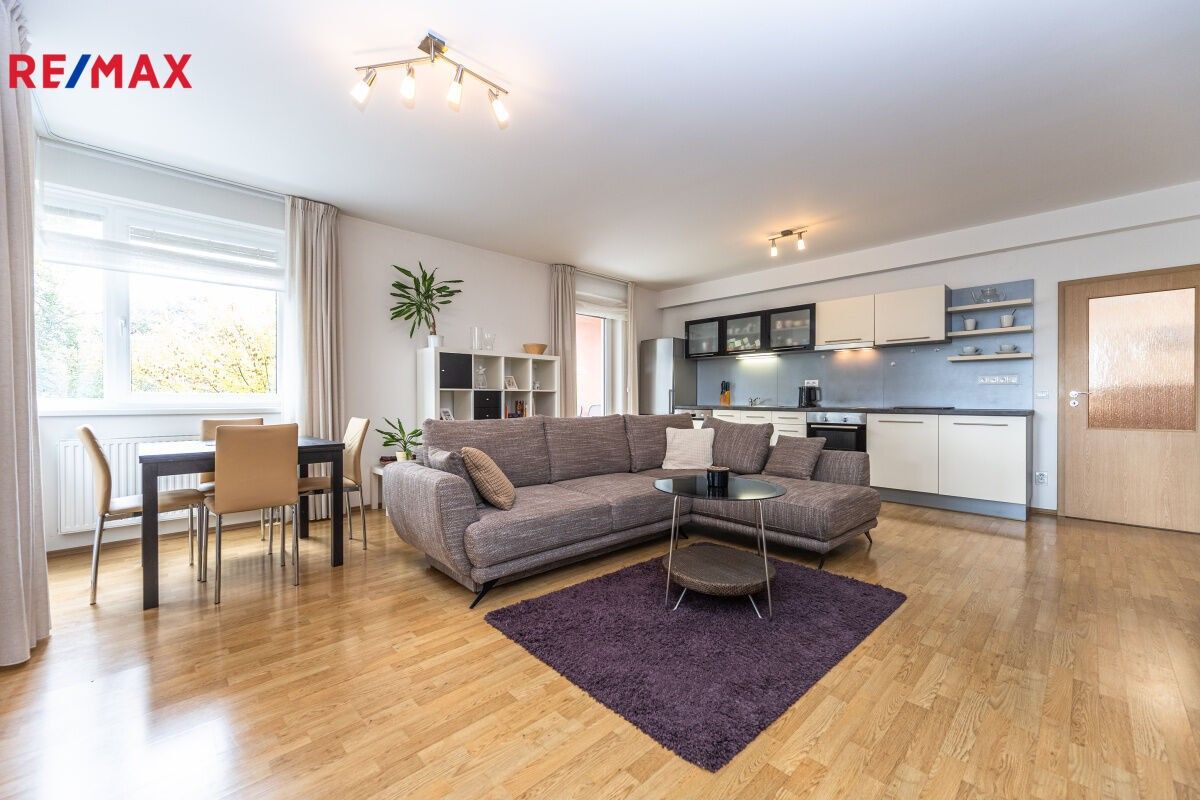 2+kk, V zahradách, Praha, 74 m²