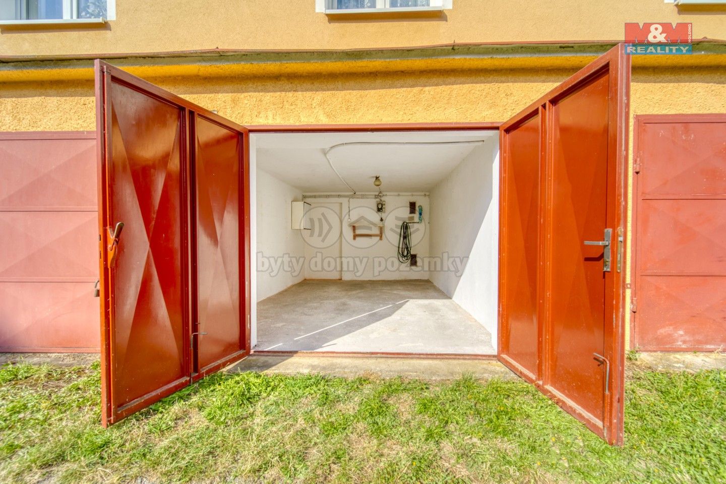 Prodej garáž - Vítězná, Bor, 17 m²