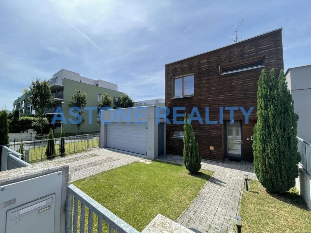 Rodinné domy, Mšecká, Praha, 145 m²