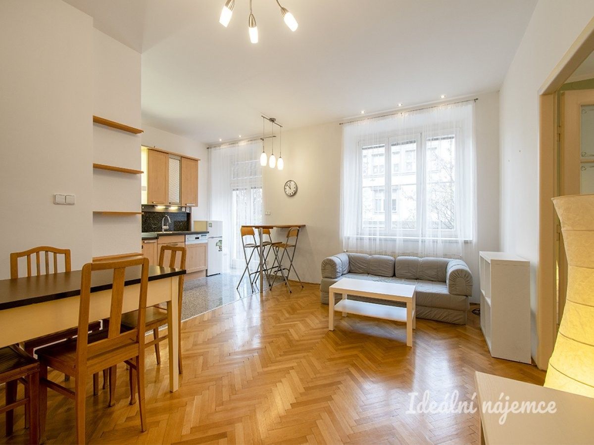 2+kk, náměstí Jiřího z Lobkovic, Praha, 78 m²