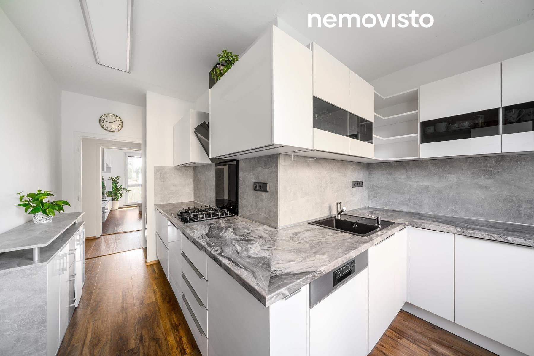 Prodej byt 3+1 - Dobratická, Praha, 72 m²