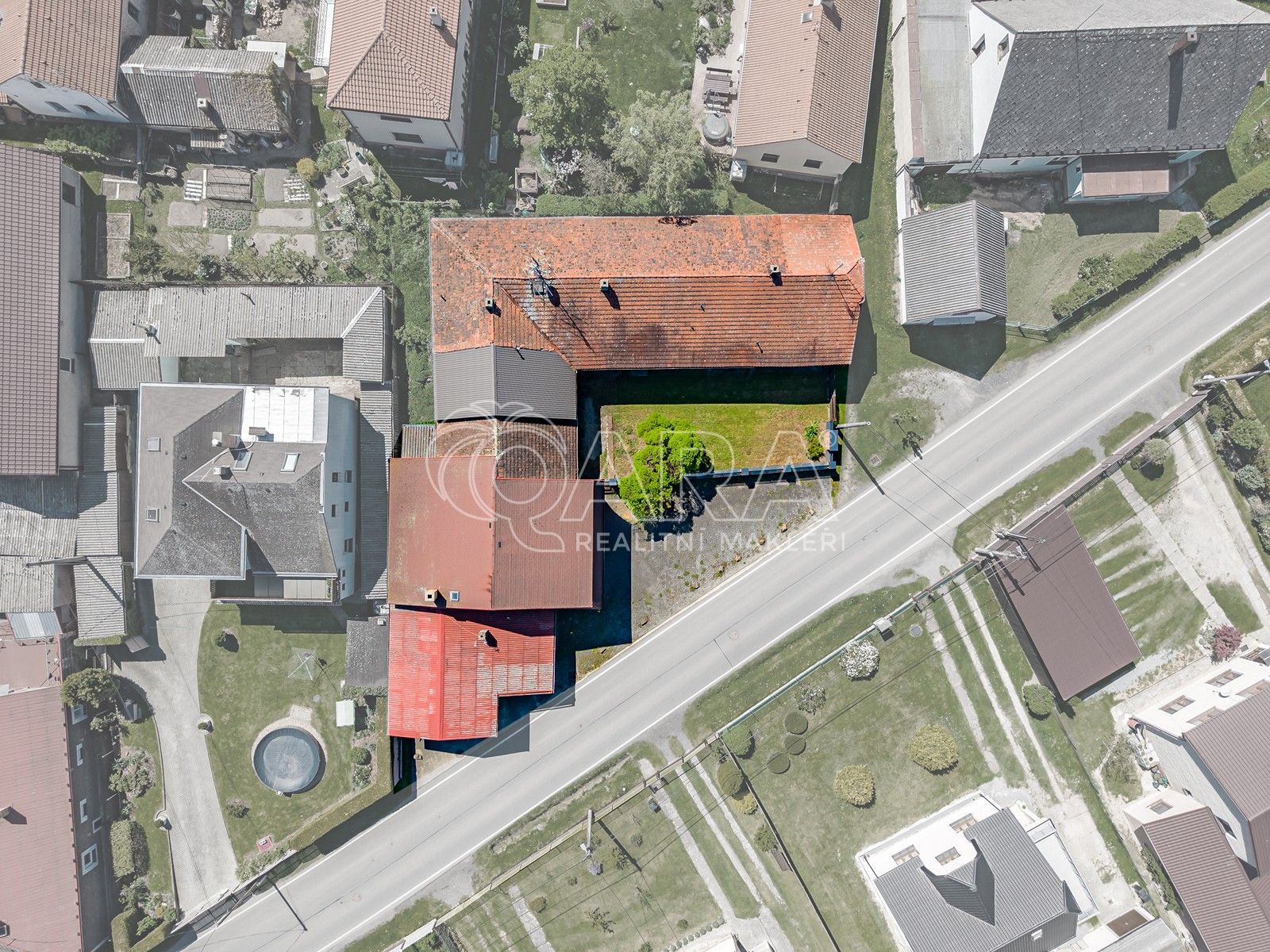 Rodinné domy, Bzová, 230 m²