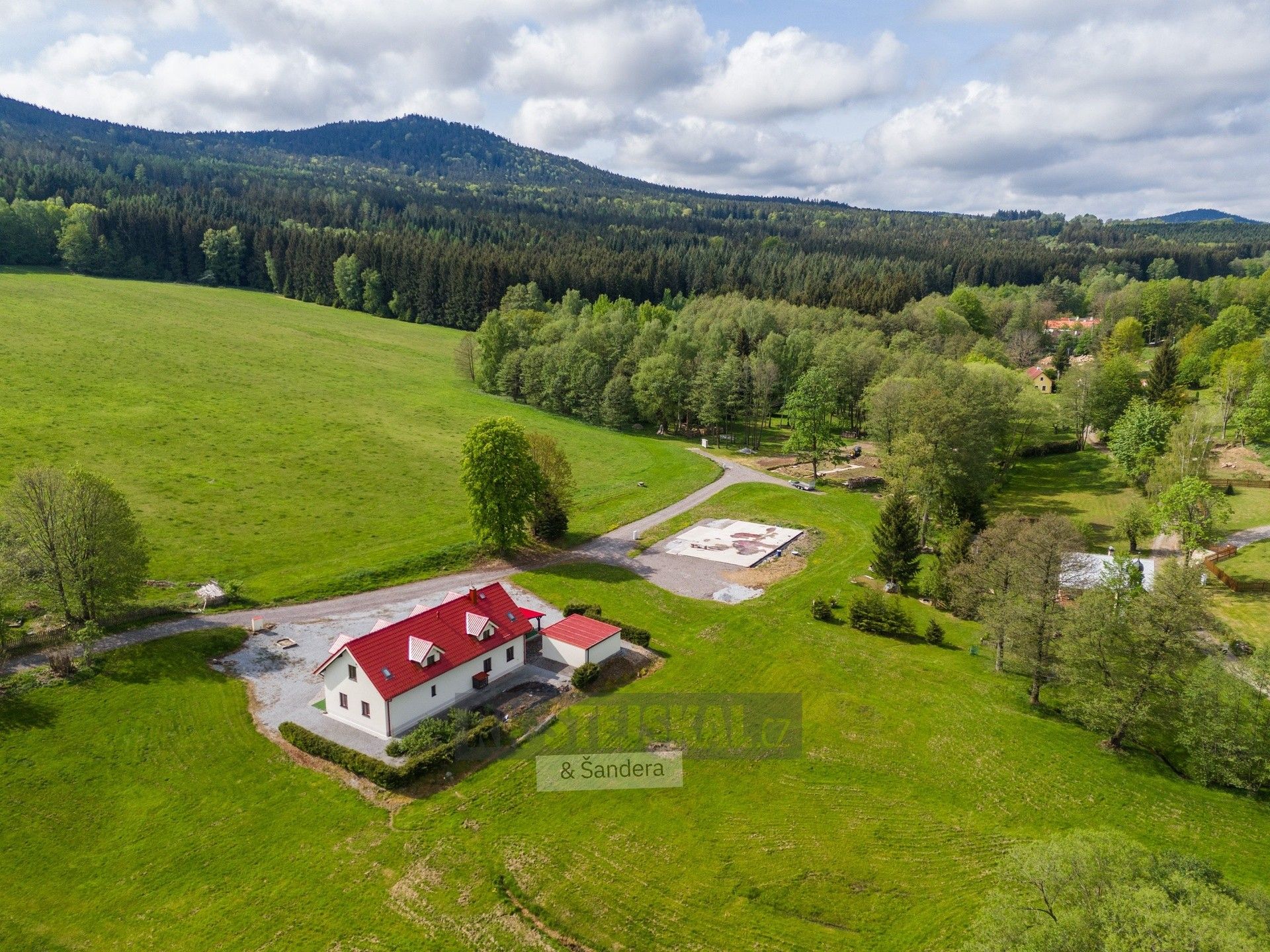 Ubytovací zařízení, Chlupatá Ves, Horní Stropnice, 304 m²