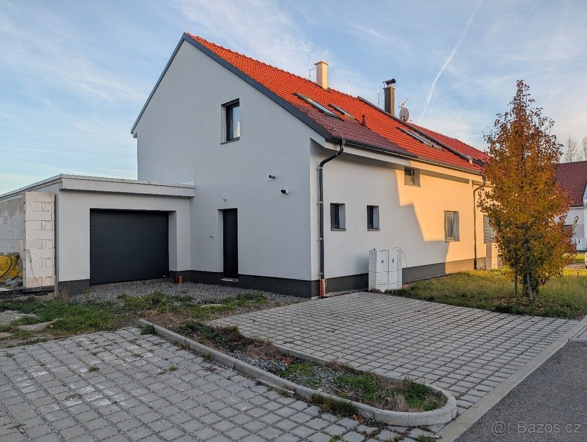 Rodinné domy, Křenovice u Slavkova, 683 52