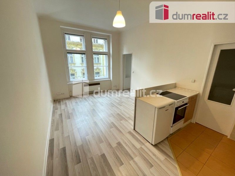 2+kk, Kmochova, Praha, 40 m²