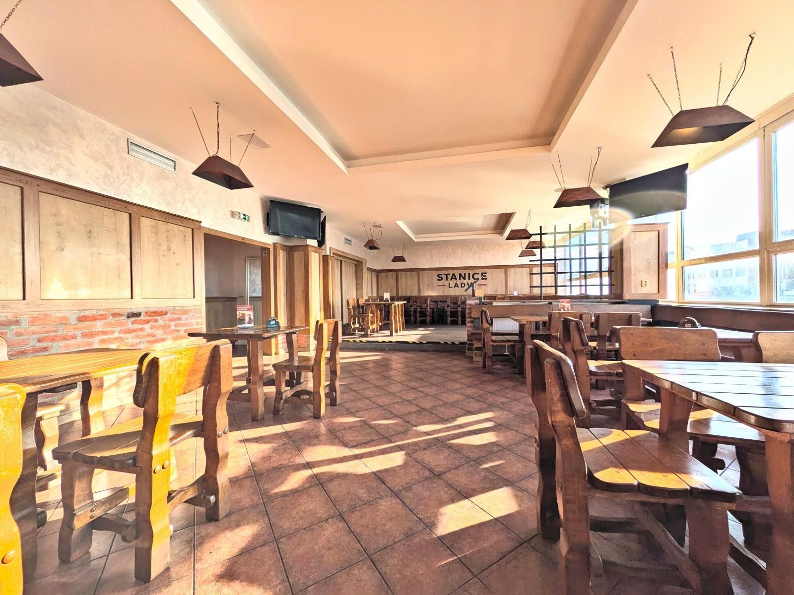 Restaurace, Kyselova, Praha, 460 m²