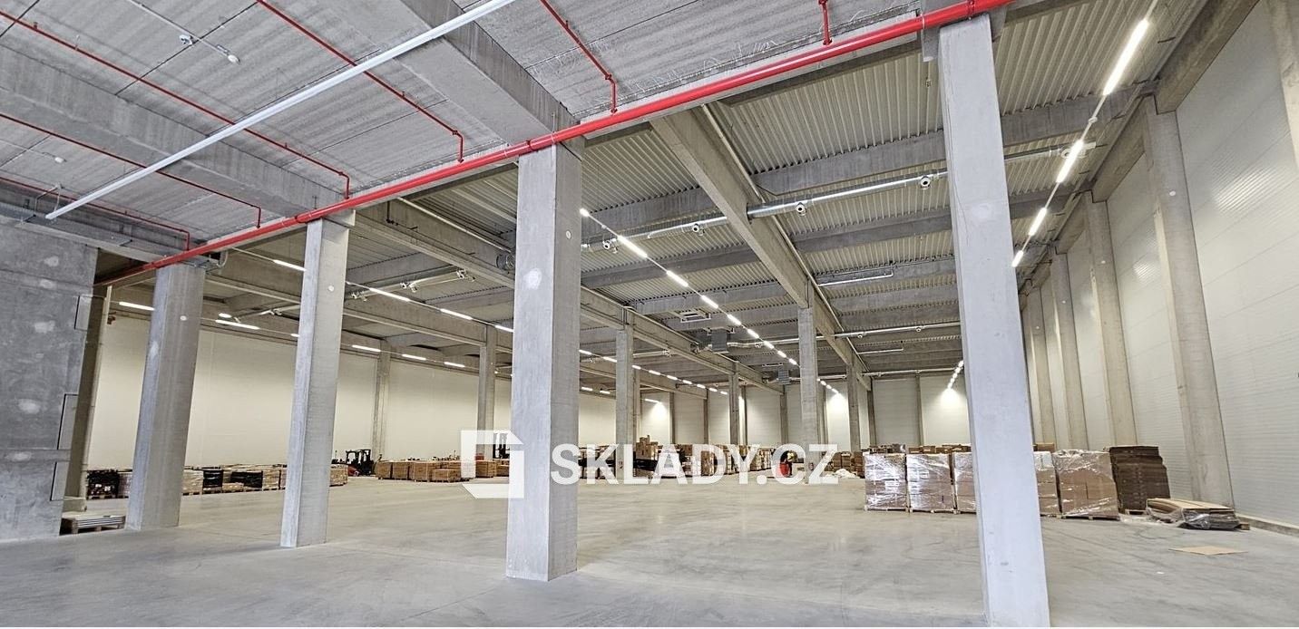 Sklady, Český Těšín, 4 000 m²