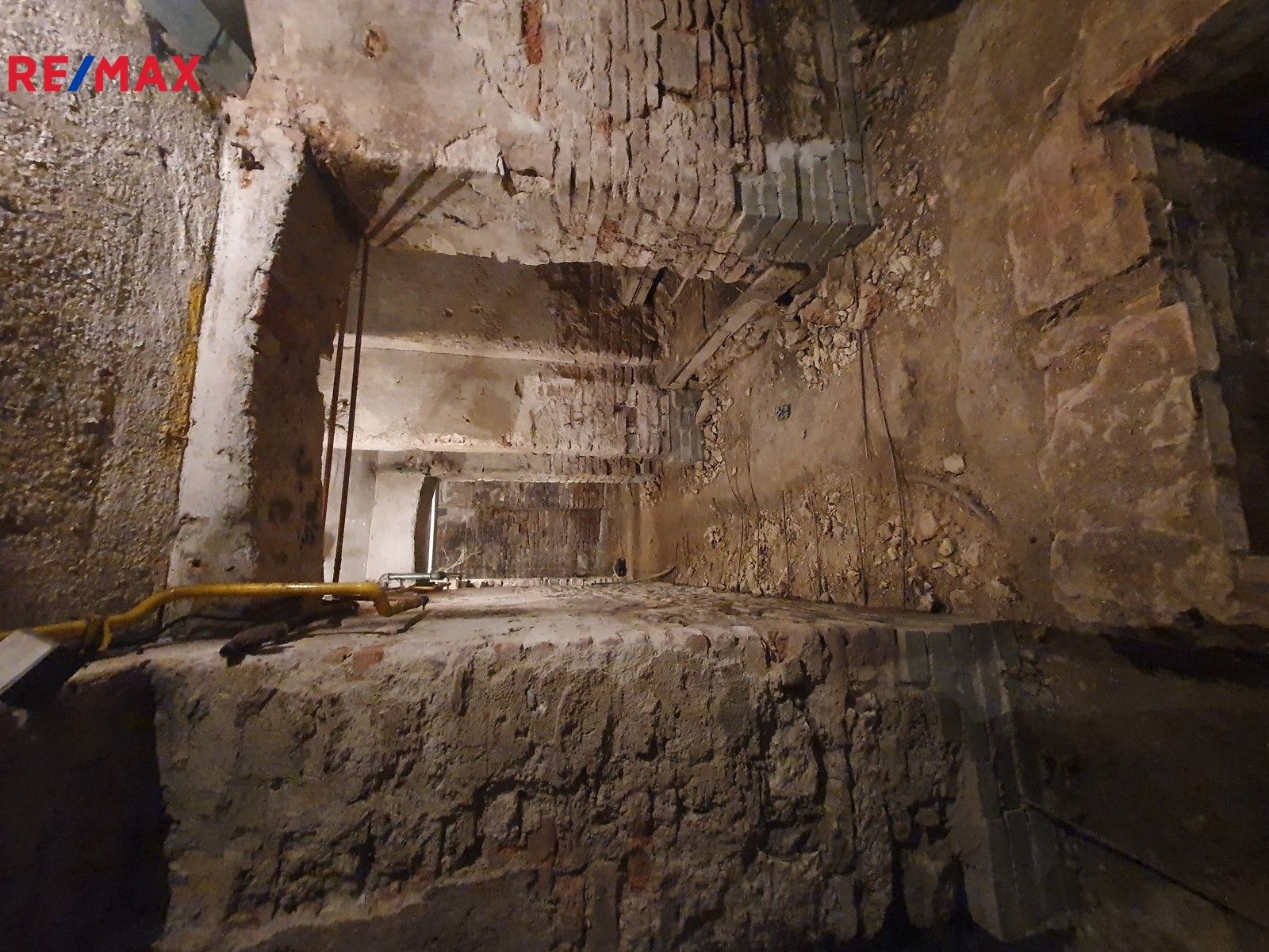 Pronájem obchodní prostory - Lípová, Praha, 145 m²