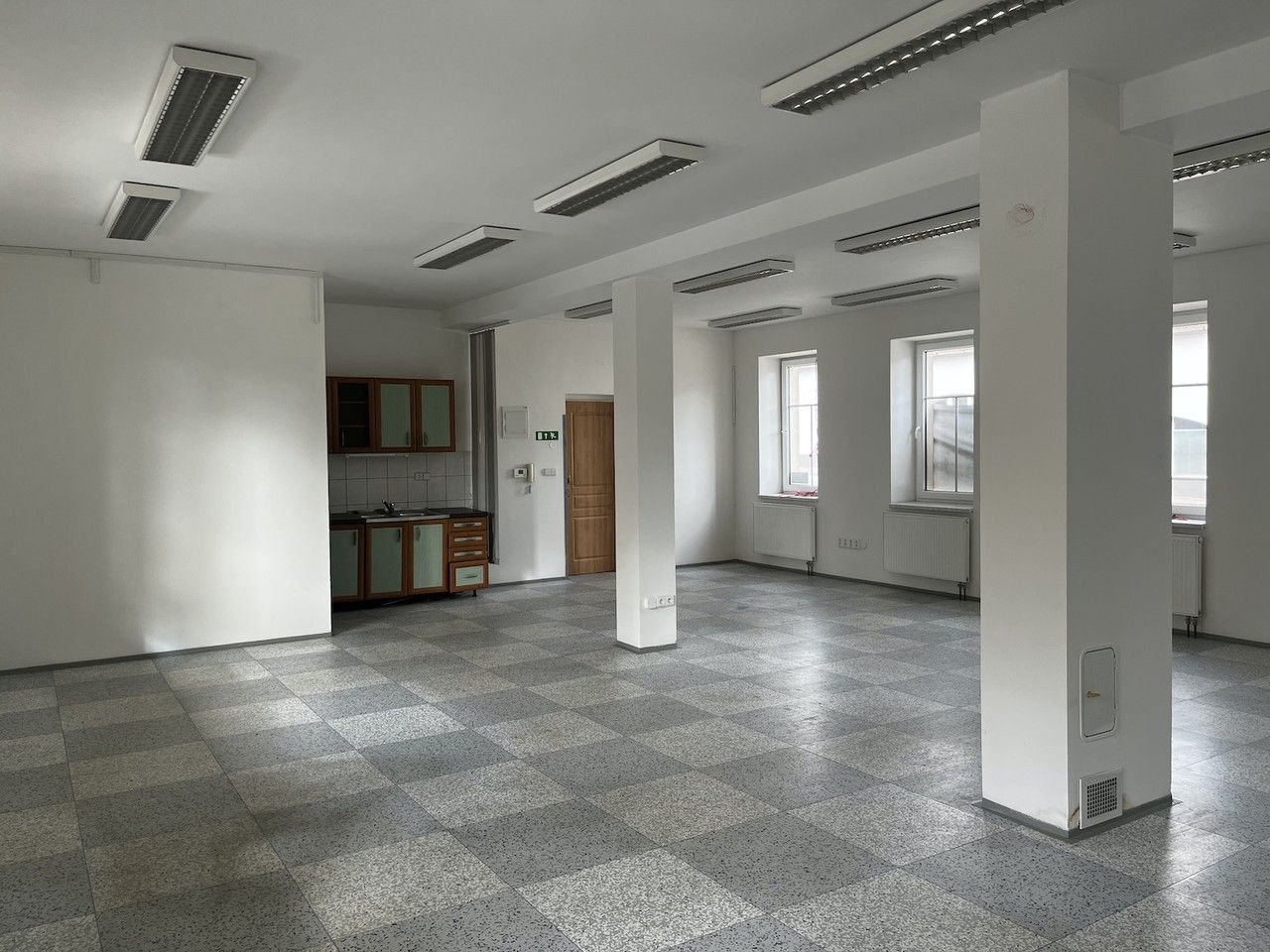 Pronájem obchodní prostory - Pražská, Pelhřimov, 85 m²