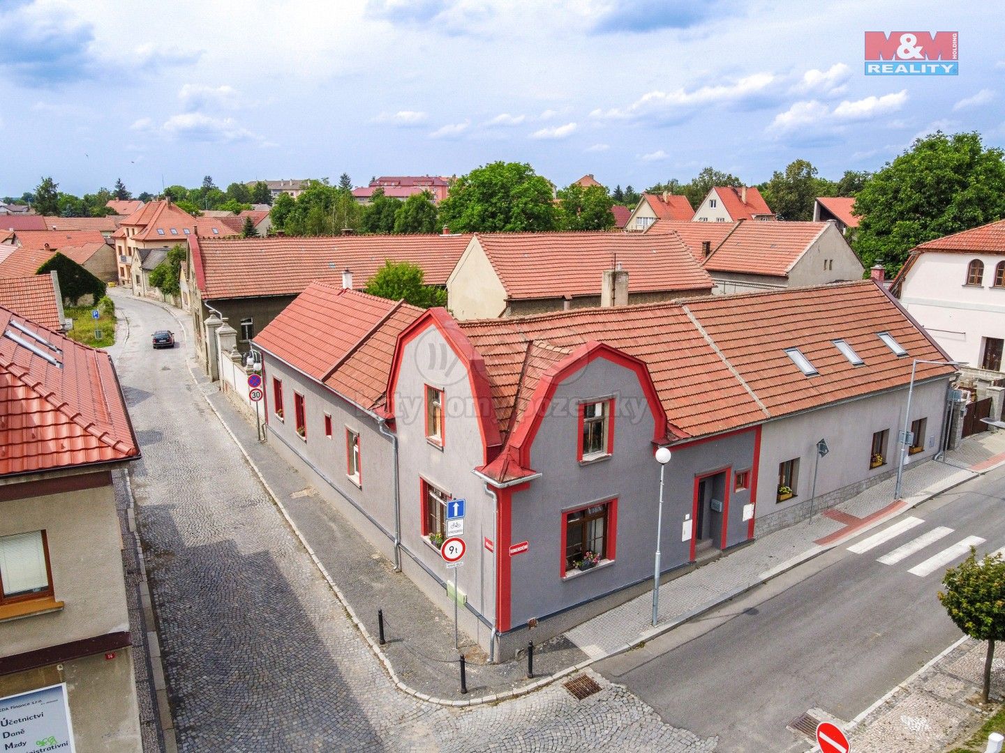 Prodej rodinný dům - Komenského, Byšice, 270 m²