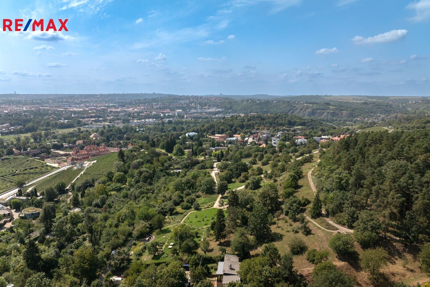 Zahrady, Praha, 759 m²