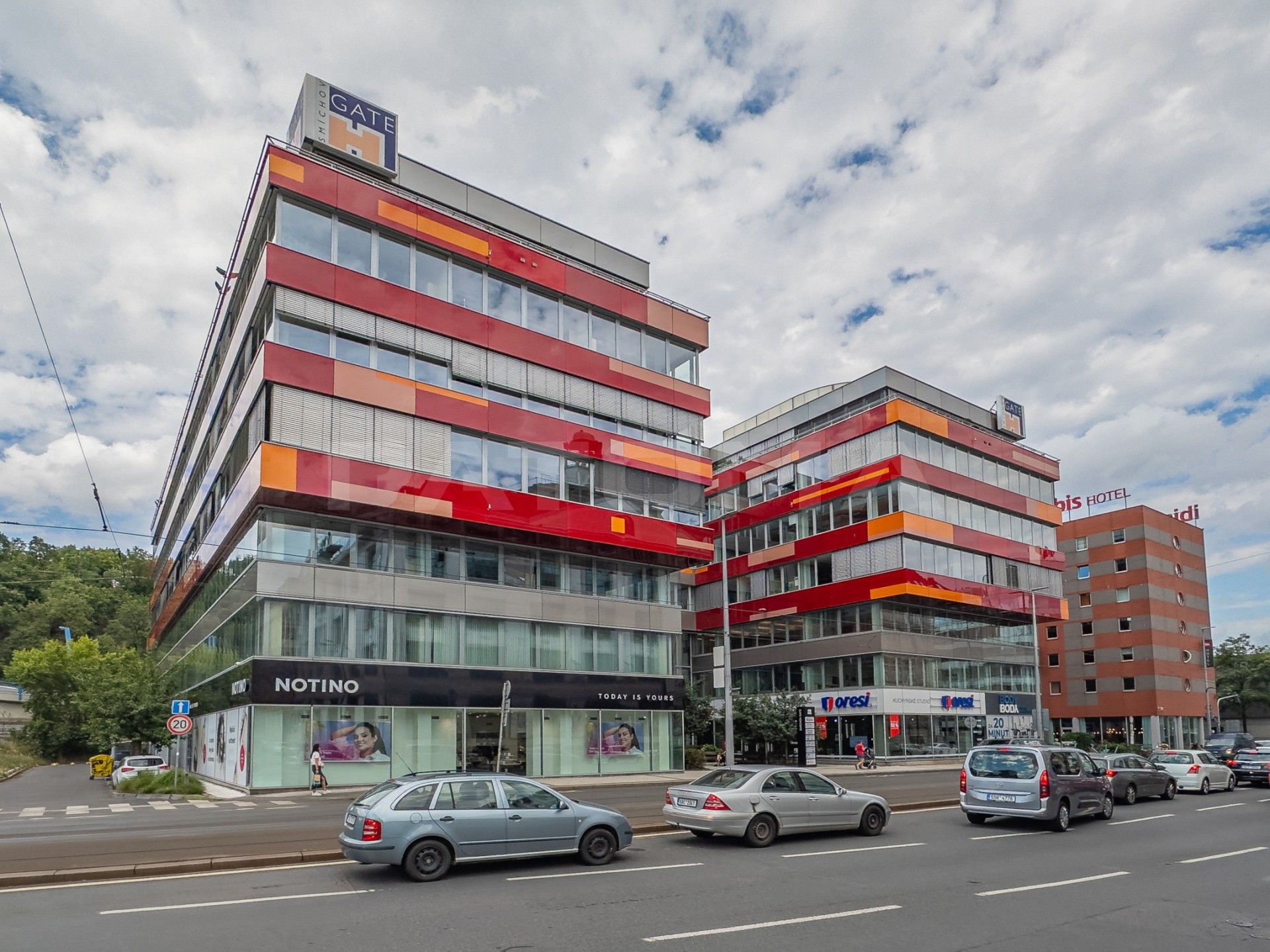 Pronájem obchodní prostory - Plzeňská, Praha, 193 m²