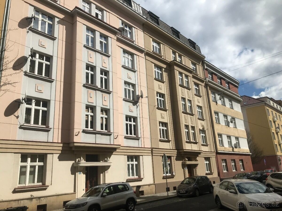 2+kk, Karlovy Vary, 360 01, 91 m²