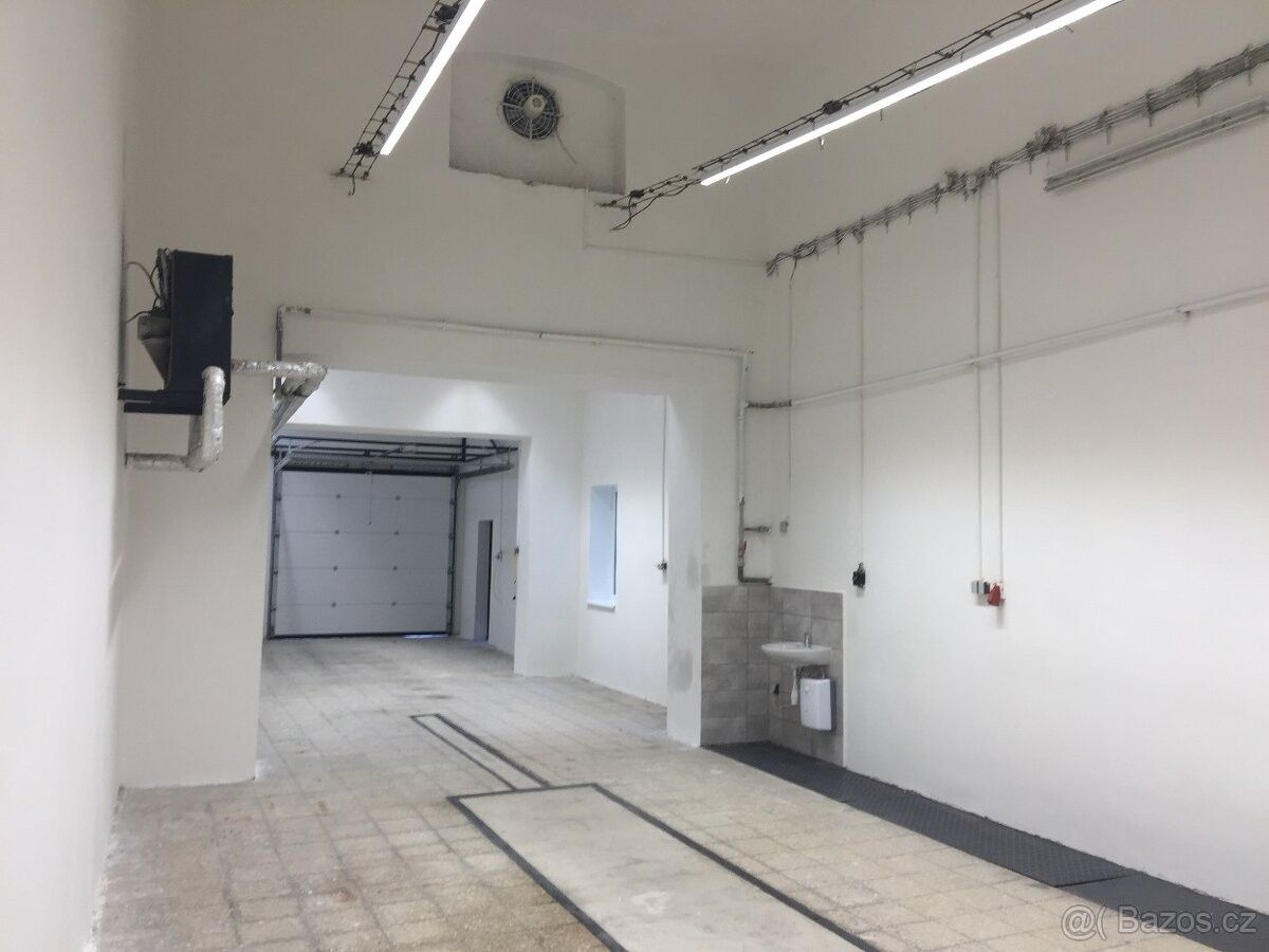 Sklady, Šumperk, 787 01