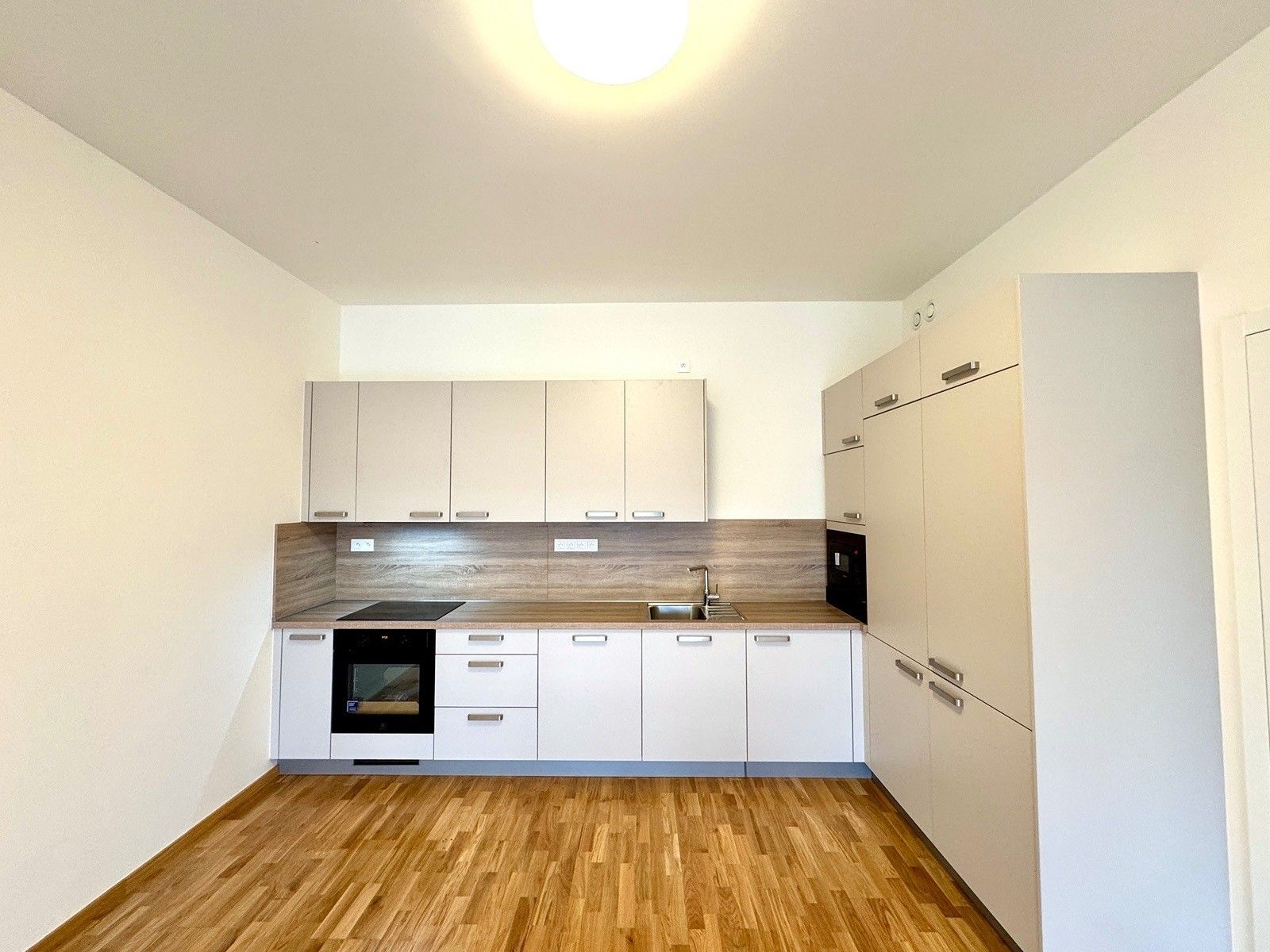 3+kk, Kolmanova,Modřany,Praha 4, 90 m²