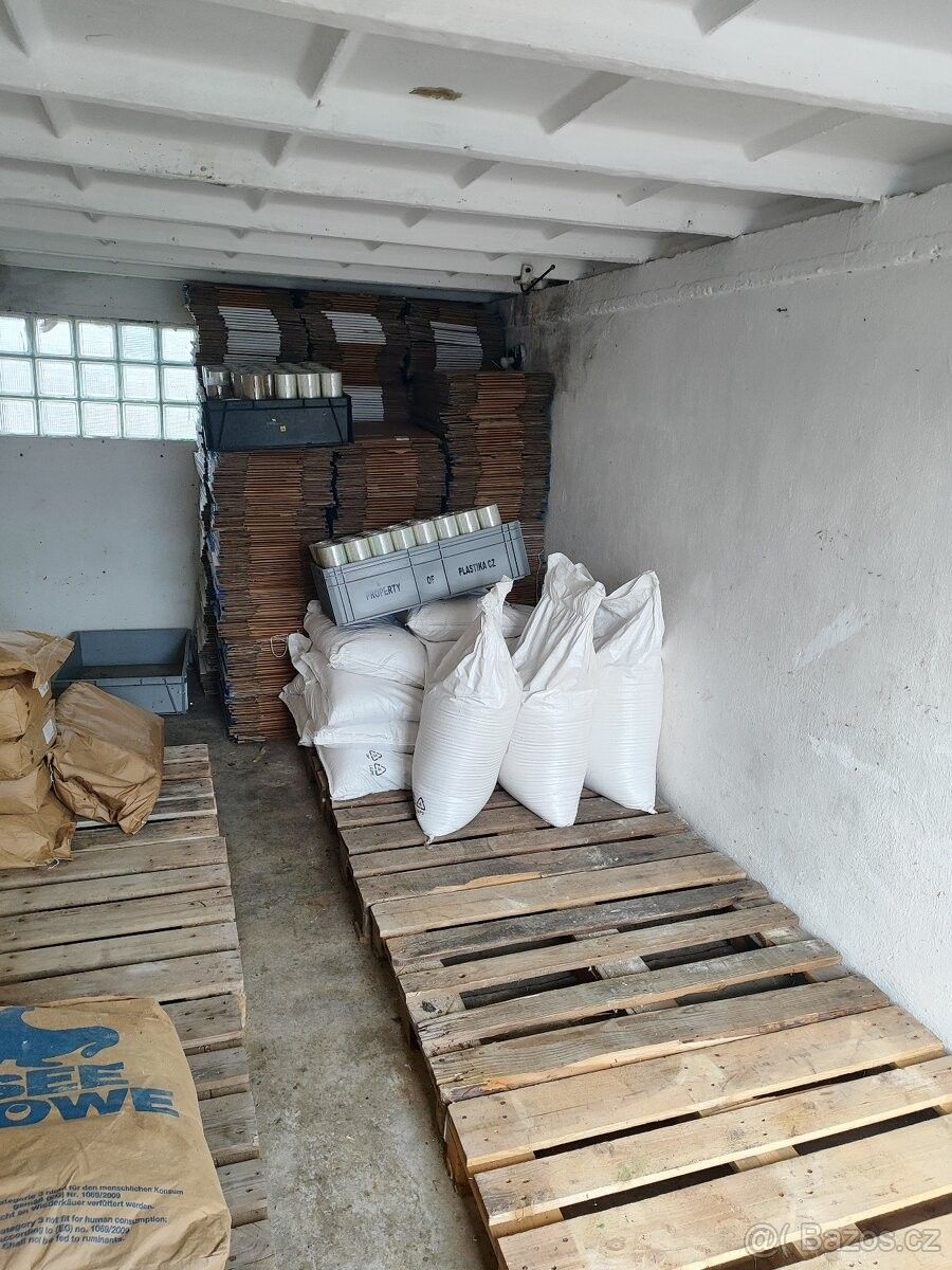 Garáže, Otrokovice, 765 02