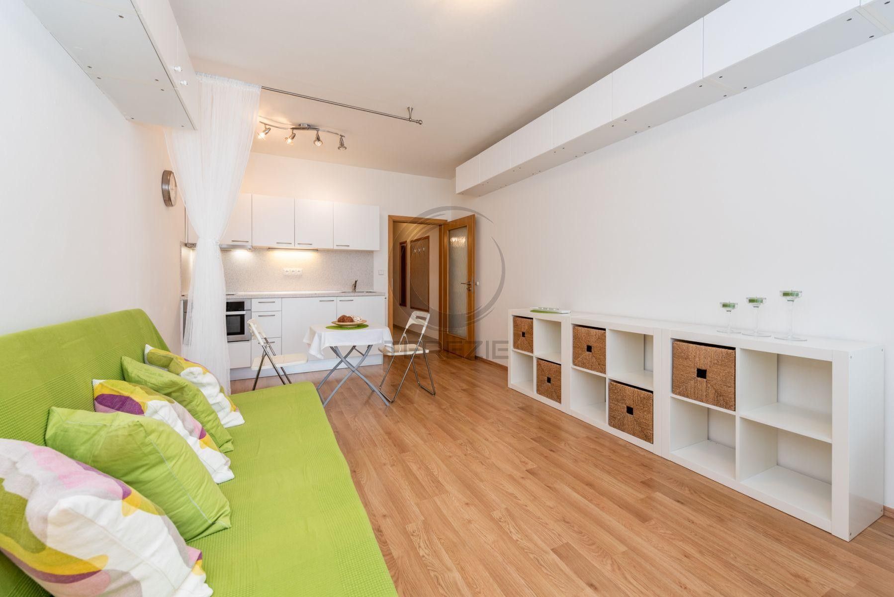 Prodej byt 1+kk - Milotická, Praha, 33 m²