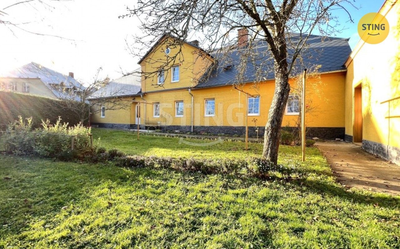 Prodej rodinný dům - Karlovice, 575 m²