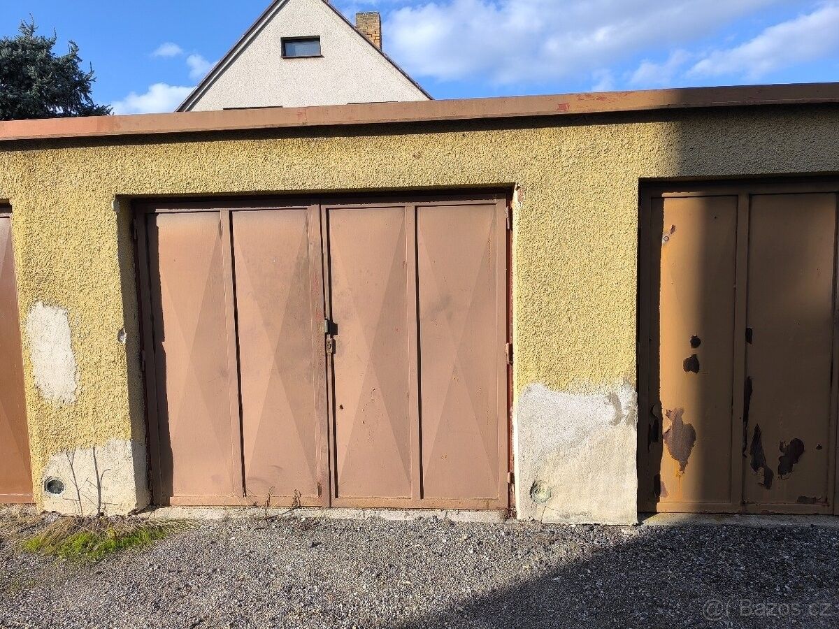 Garáže, Obrataň, 394 12