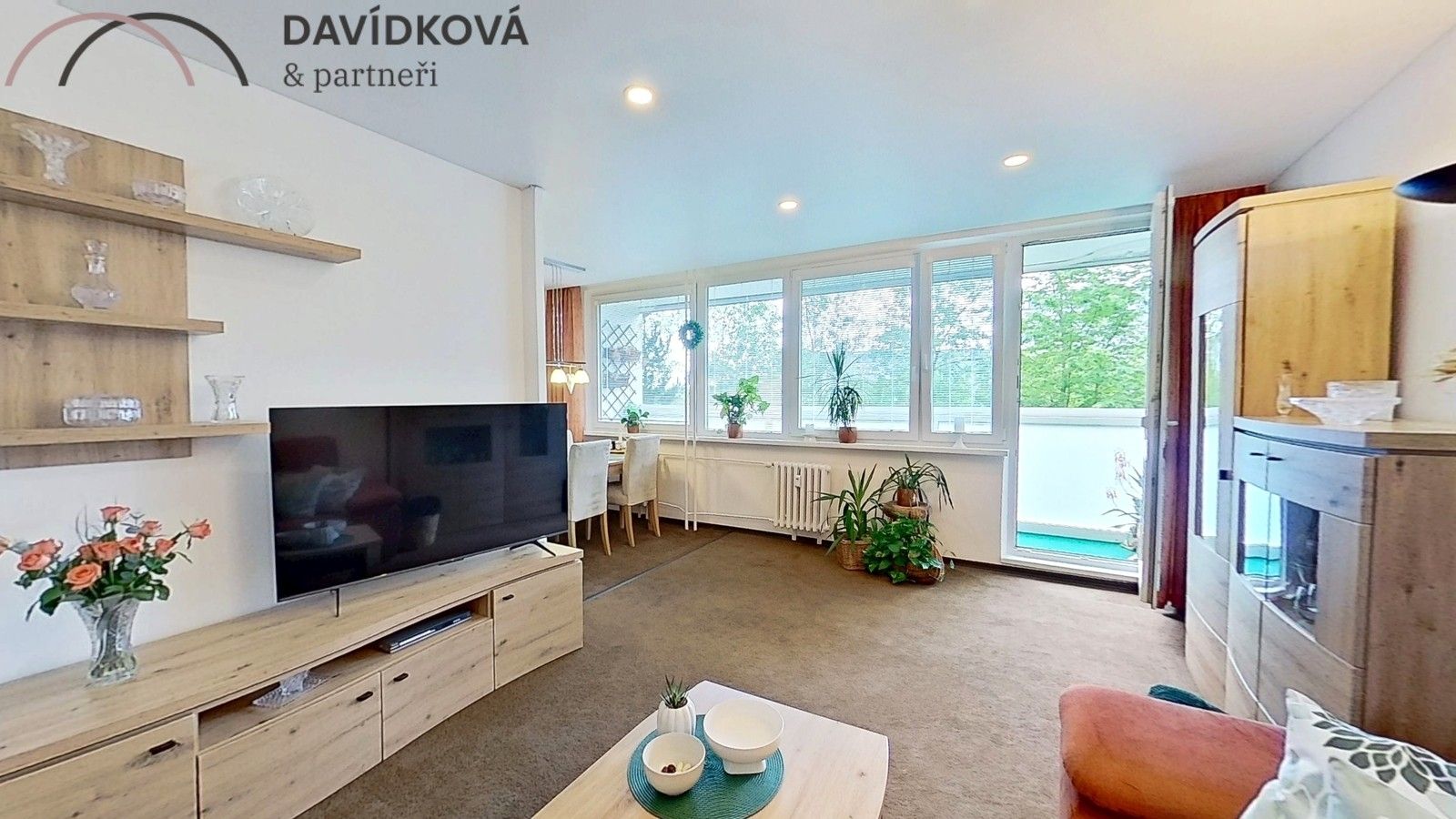 4+1, Doležalova, Praha, 90 m²